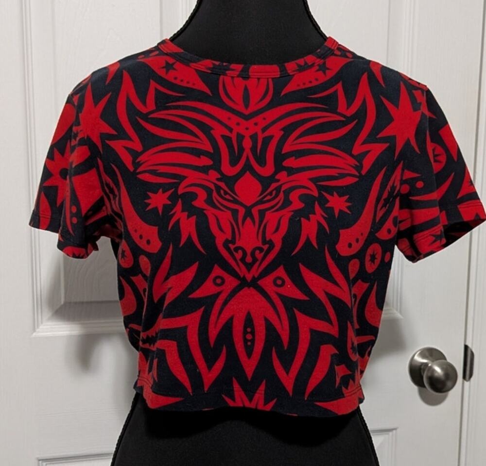 Black Friday Brand Red Black Tribal Dragon Crop Top Size 8 Goth Alternative Tee